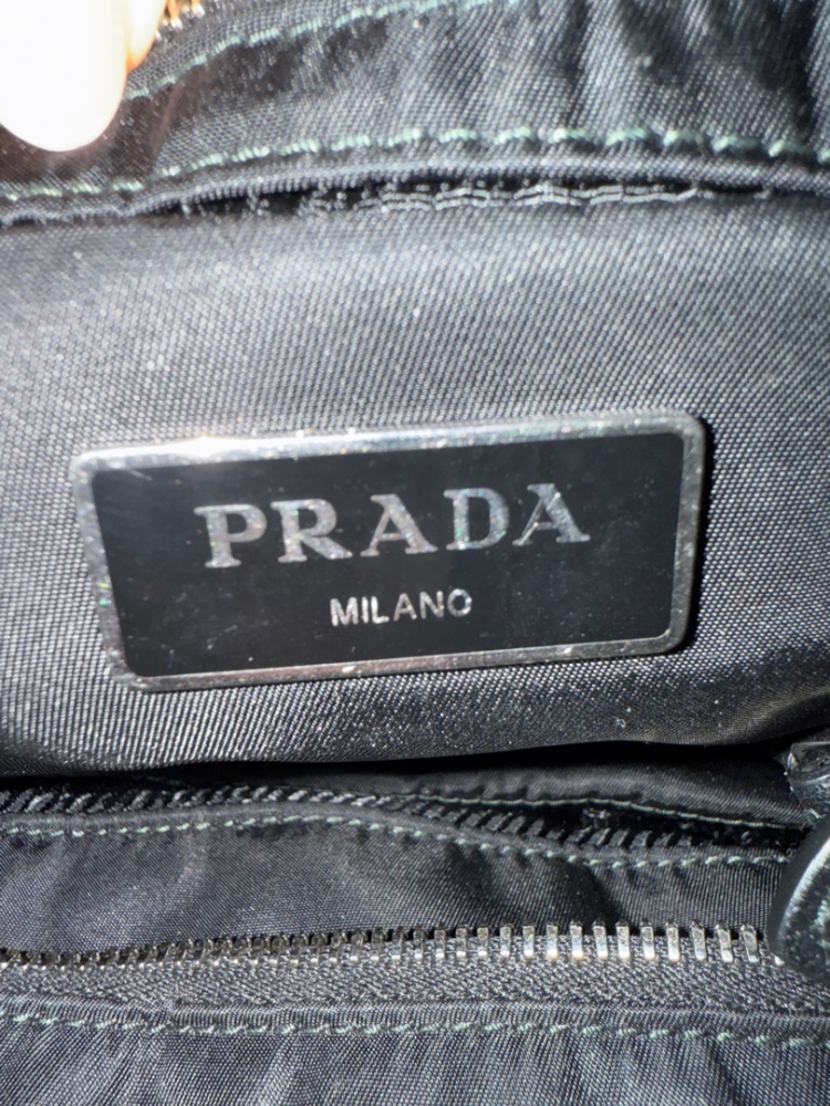 Prada Fourre-tout matelassé en re-nylon