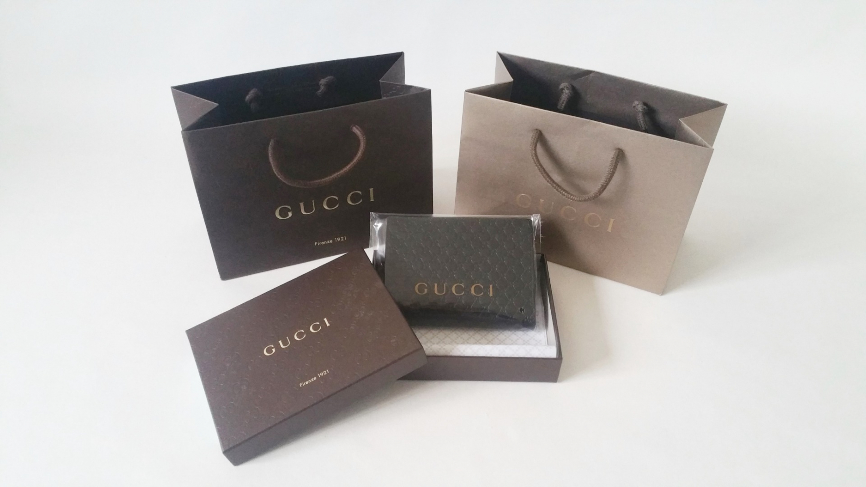 Gucci Passport holder unisex