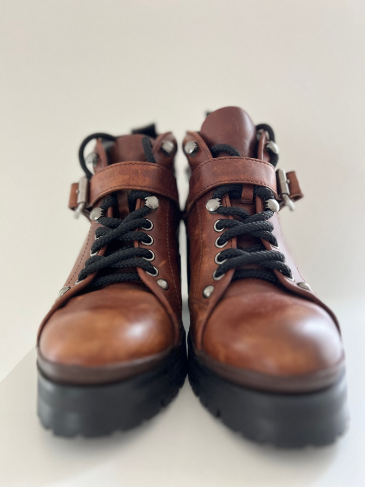 Miu Miu Bottes (de randonnée) élégantes