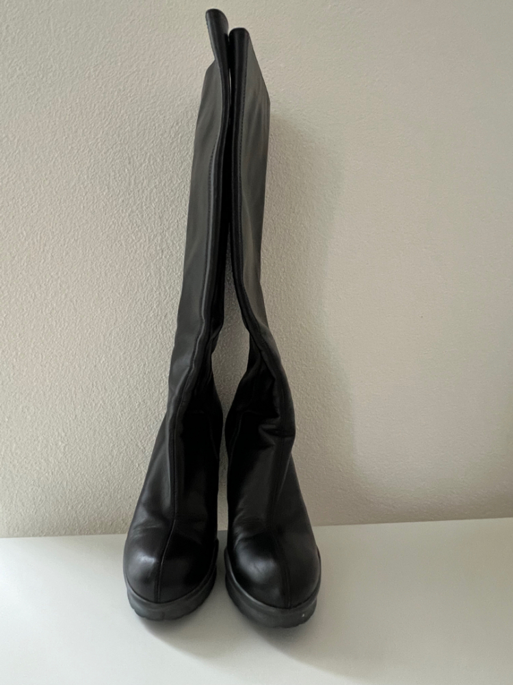 Pinko Stiefel mit hohem Absatz