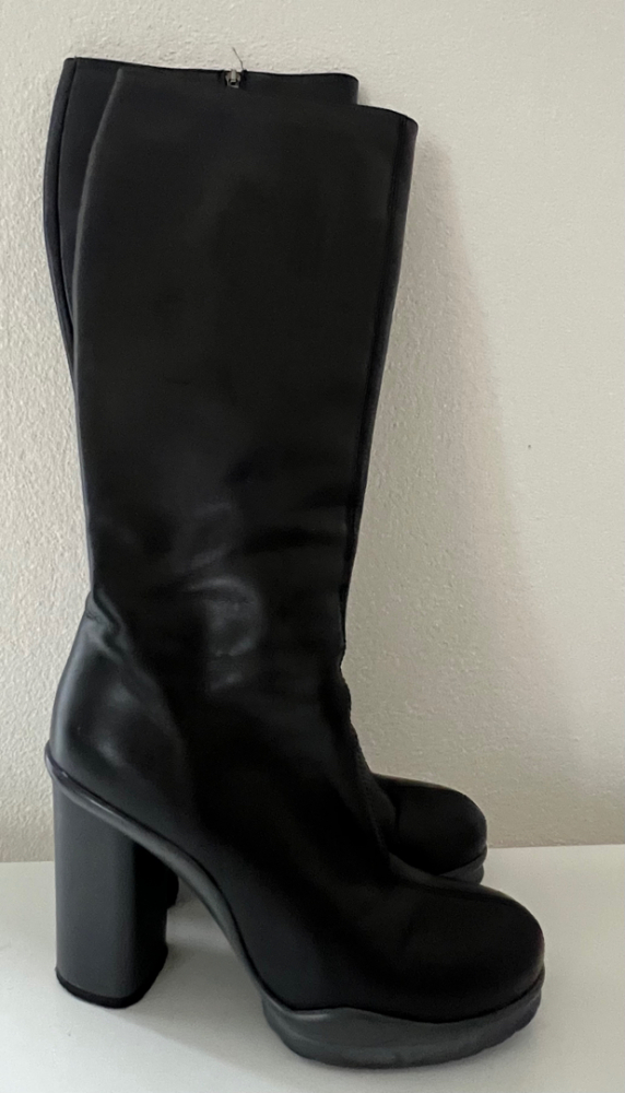 Pinko Stiefel mit hohem Absatz