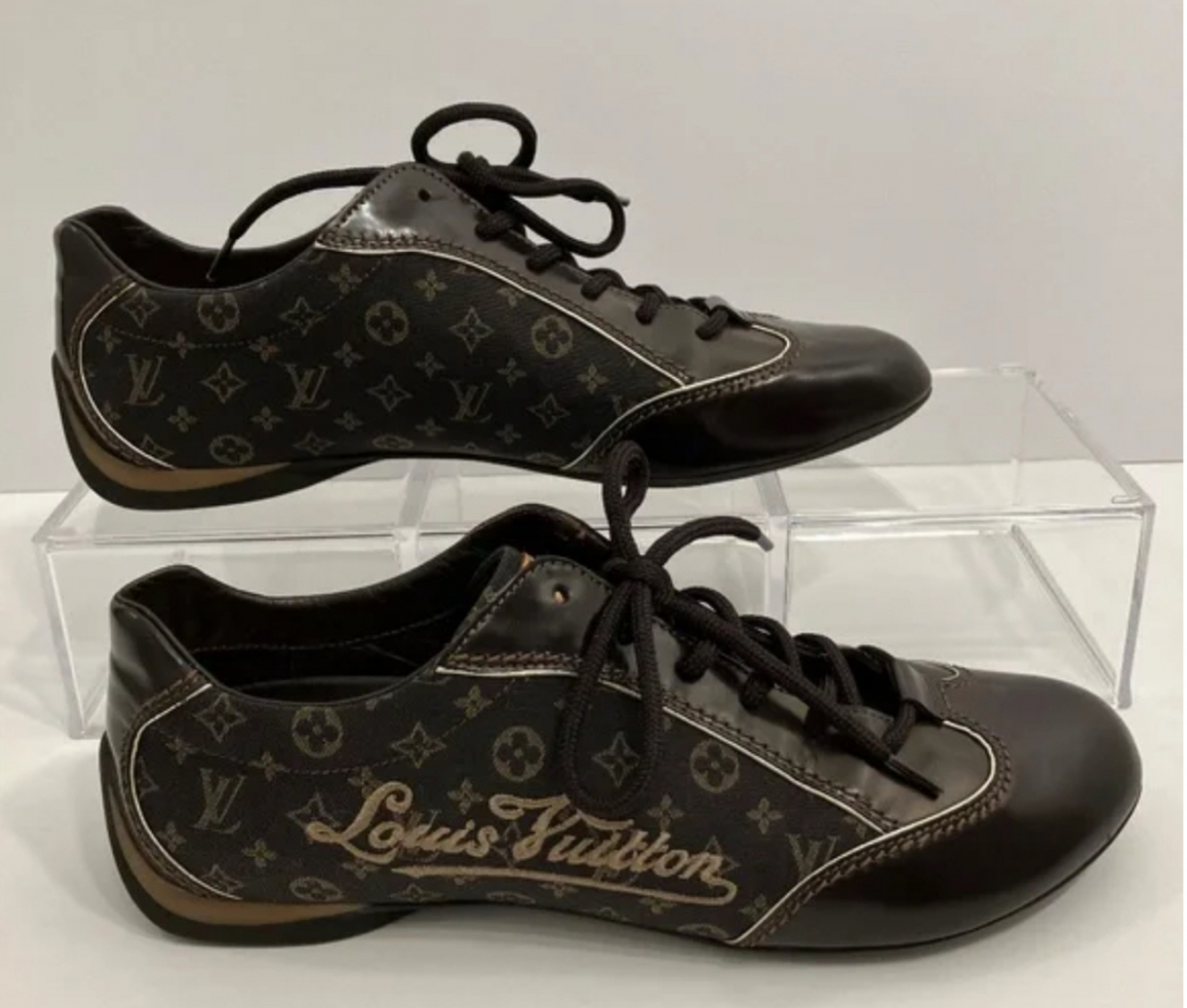 Louis Vuitton Niedrige Turnschuhe mit Monogramm aus Segeltuch