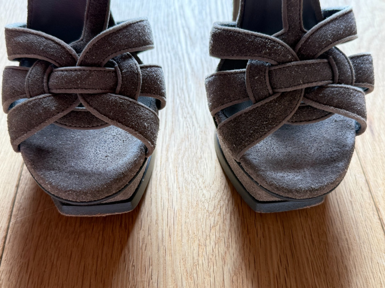 Yves Saint Laurent Tribute 135 platform heels!