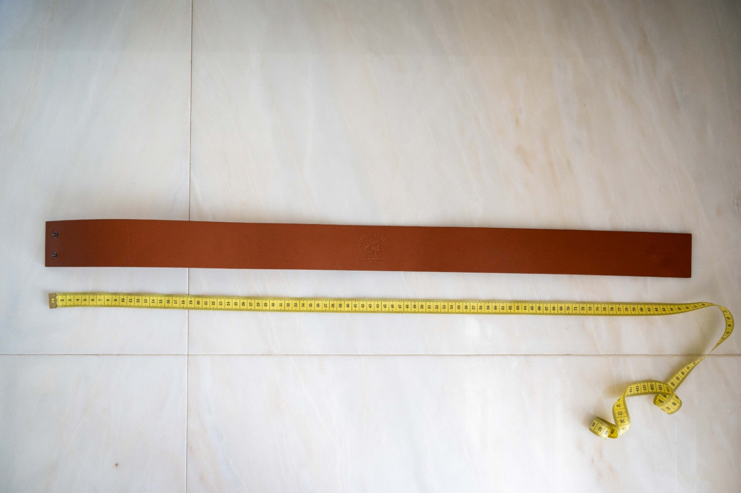 Emporio Armani Breiter Ledergürtel in warmem Braun