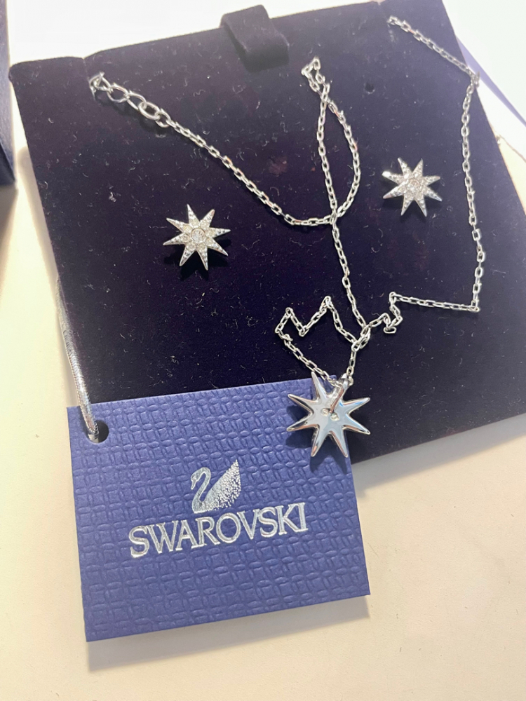 Swarovski Halskette und Ohrringe