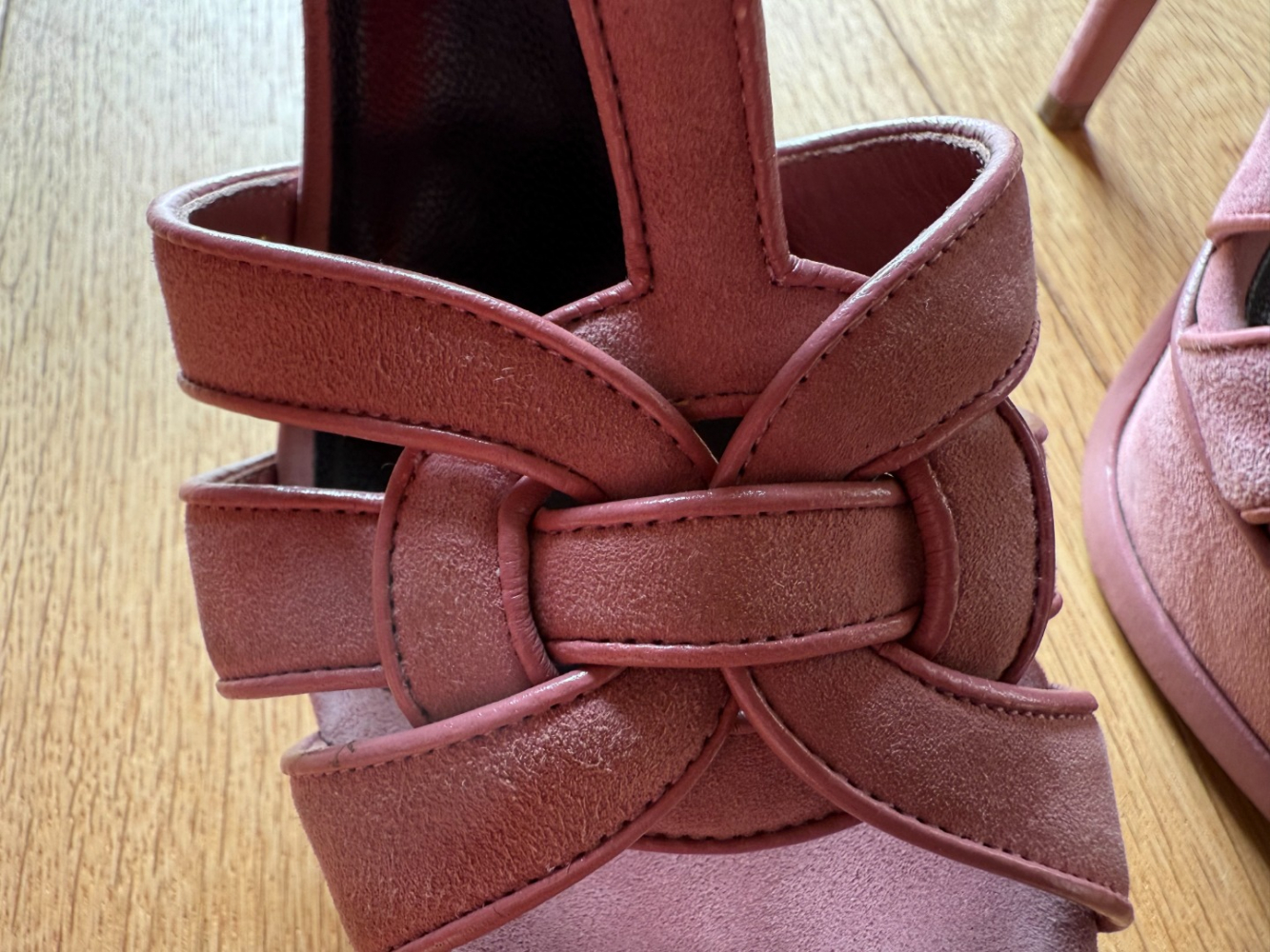 Yves Saint Laurent Iconic Tribute 135 Absätze