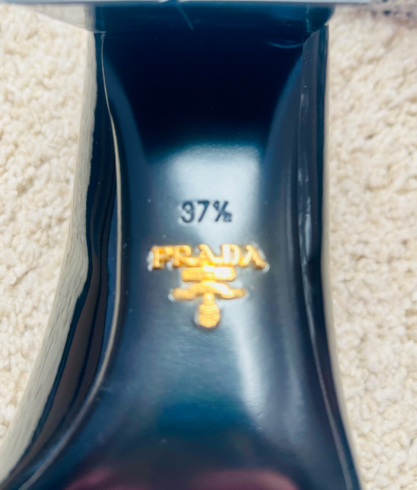 Prada Escarpins en cuir verni