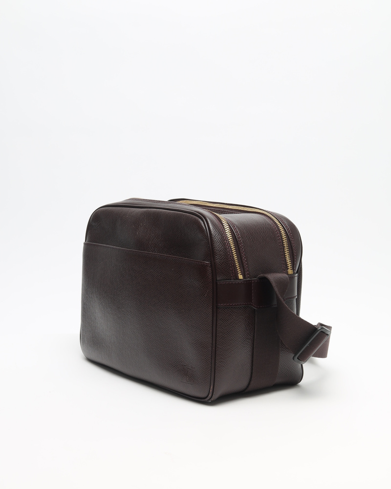 Louis Vuitton Taiga Reporter Bag