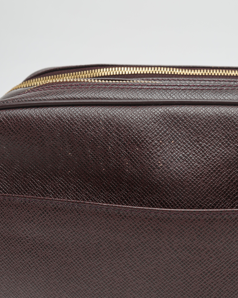 Louis Vuitton Taiga Reporter Bag