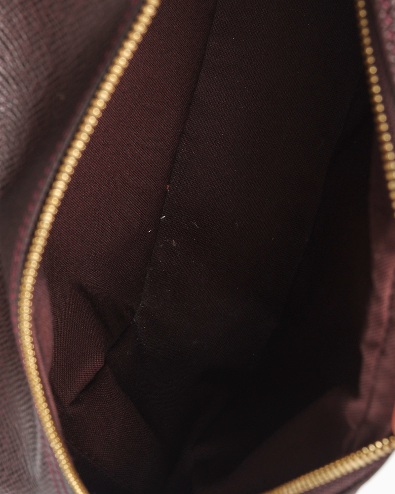 Louis Vuitton Taiga Reporter Bag