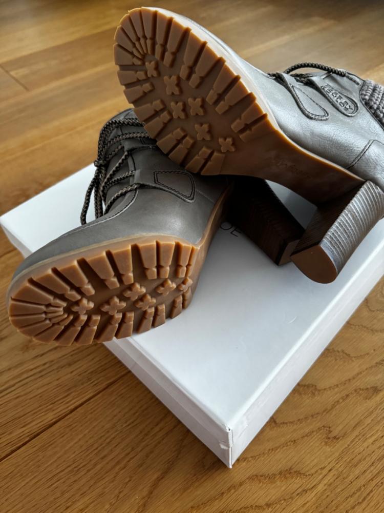 See By Chloé Stiefel