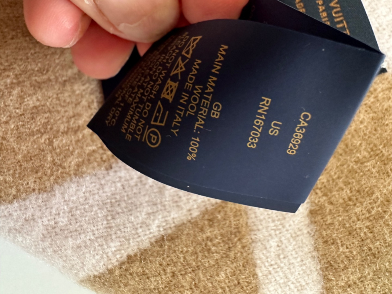 Louis Vuitton Foulard à médaillon