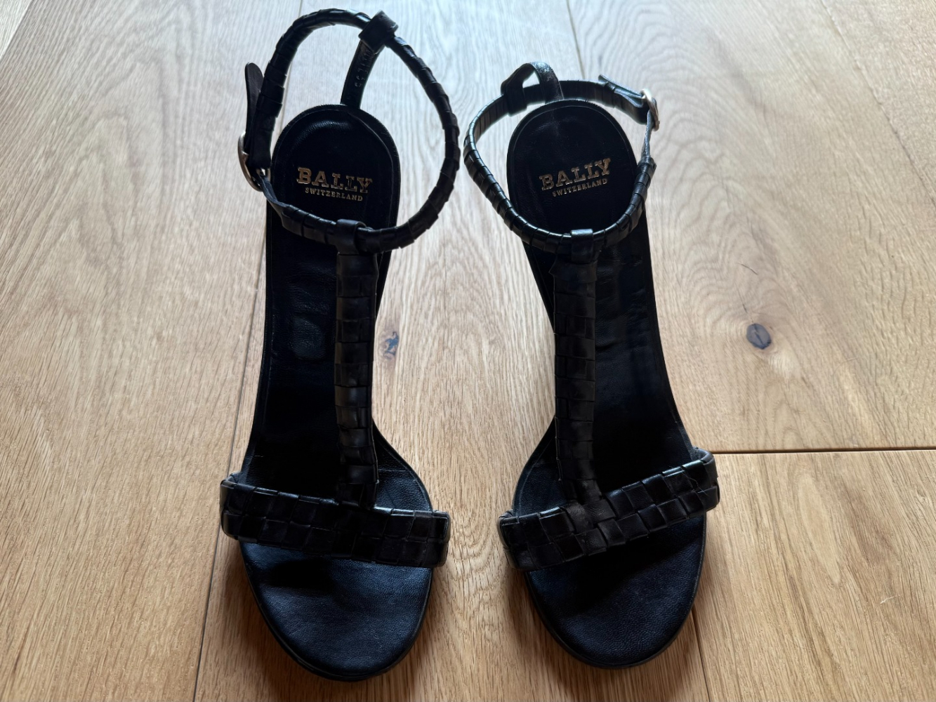 Bally Sophisticated sandals!