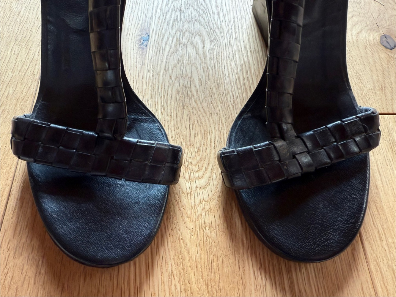 Bally Sophisticated sandals!