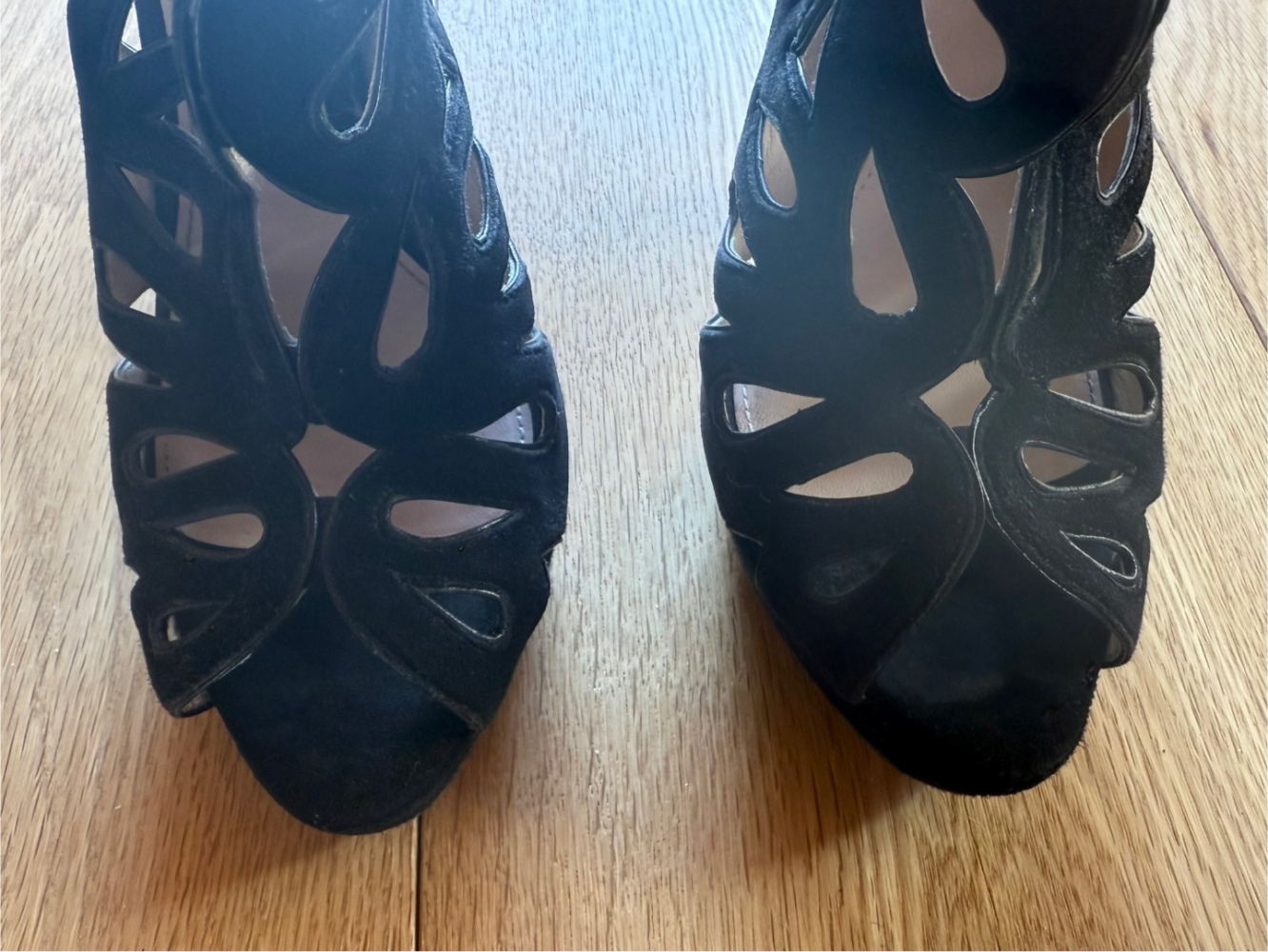 Prada Talons découpés en daim rares !