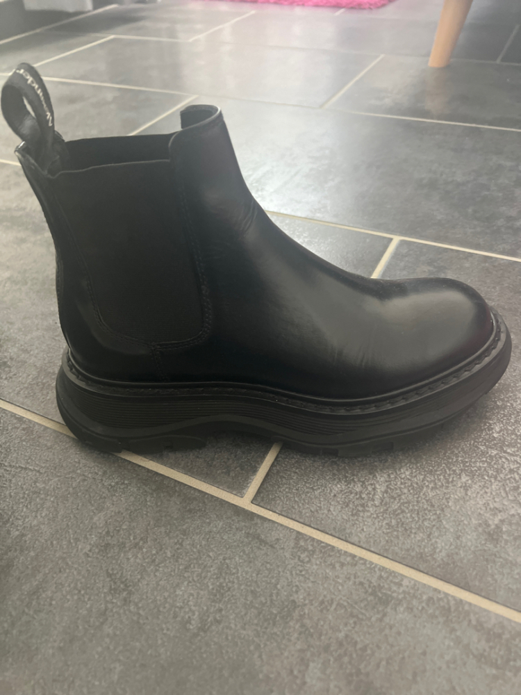 Alexander McQueen Chelsea