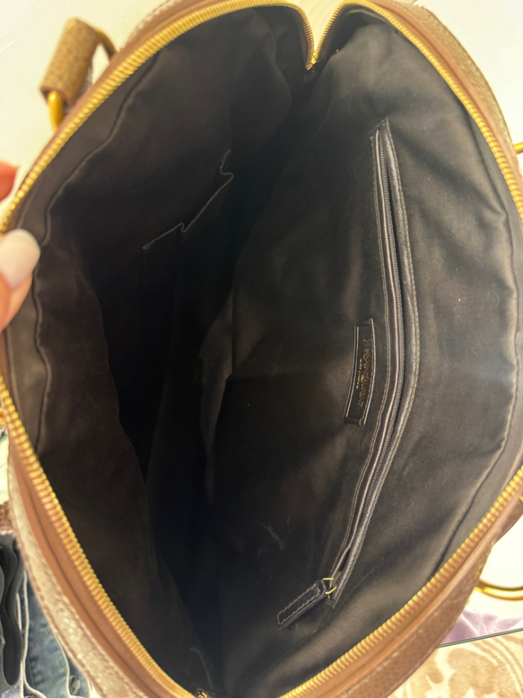 Yves Saint Laurent Muse Patent leather handbag