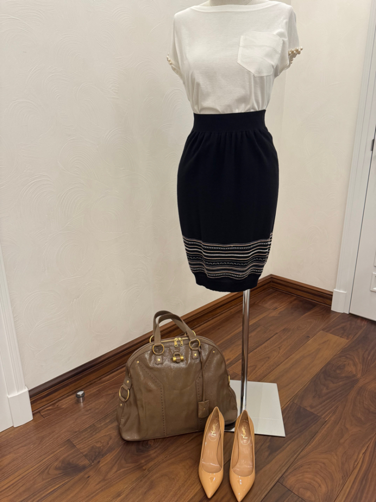 Yves Saint Laurent Muse Patent leather handbag