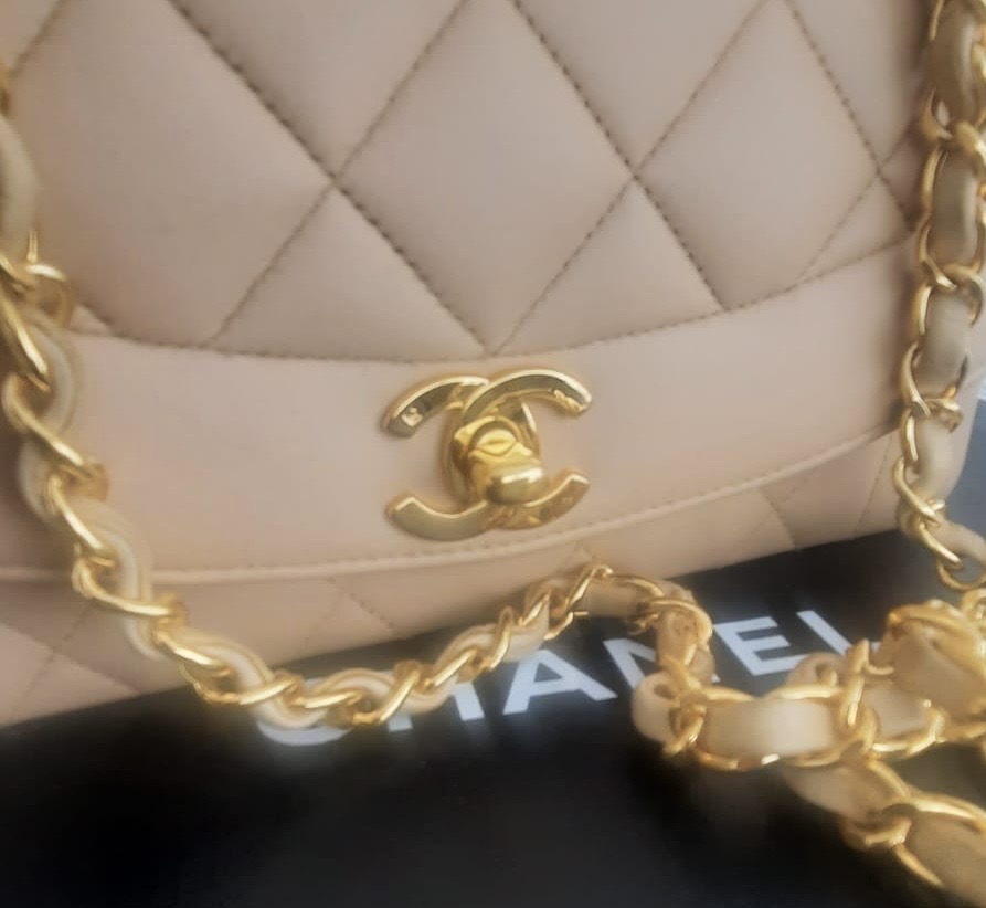 Chanel Diana medium