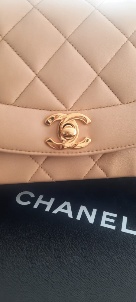Chanel Diana medium