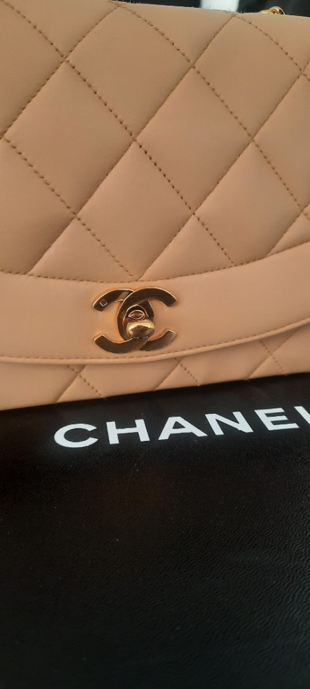 Chanel Diana medium