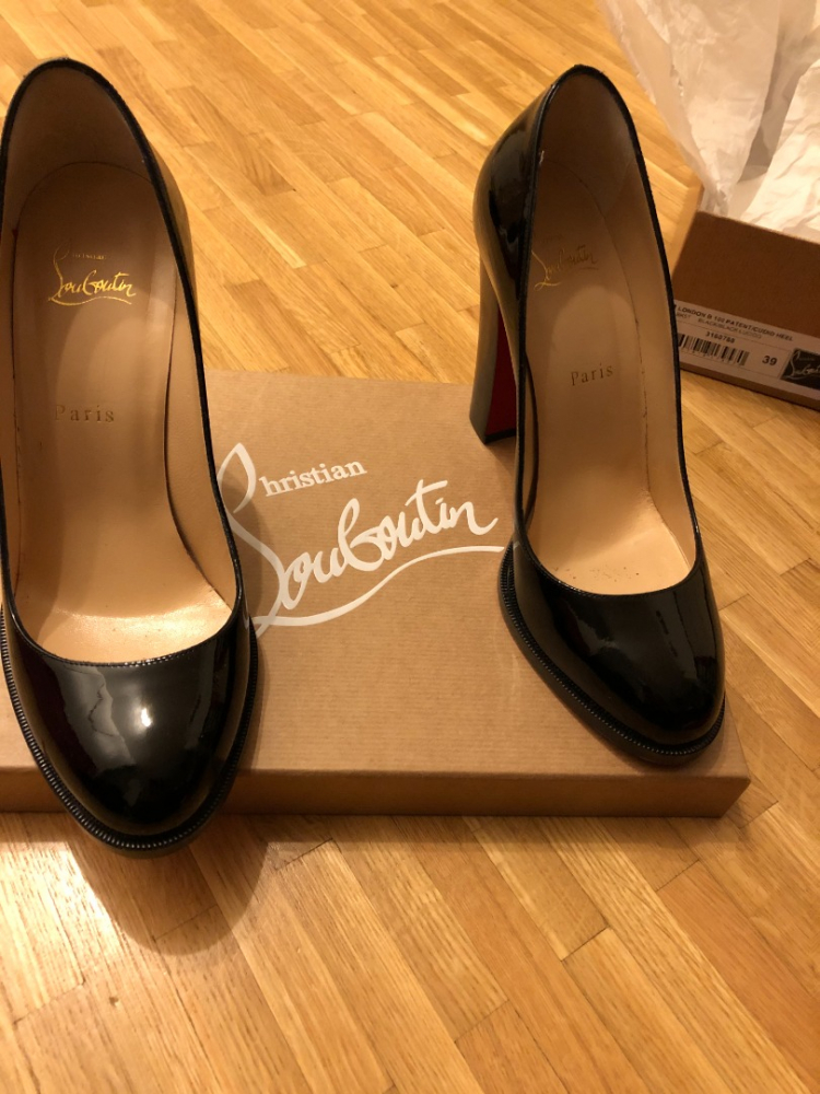 Christian Louboutin London 100 Patent Leather Pumps