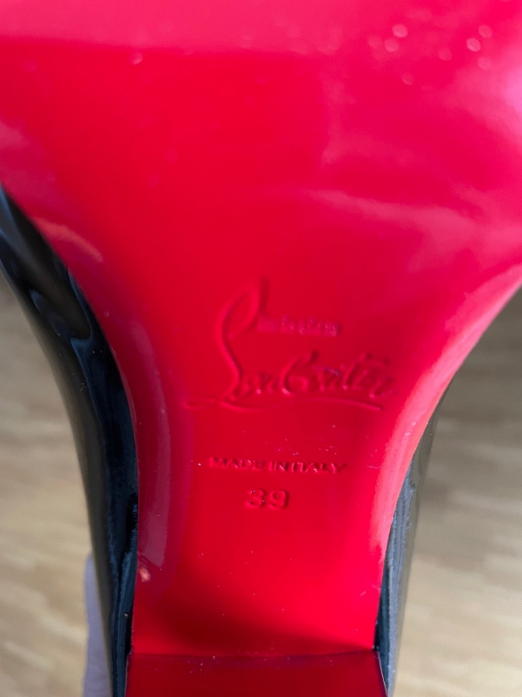 Christian Louboutin London 100 Patent Leather Pumps