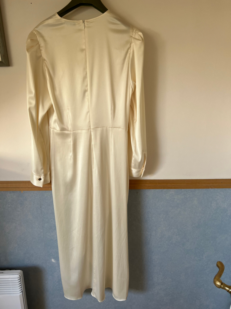 Sandro Neues cremefarbenes langes Kleid