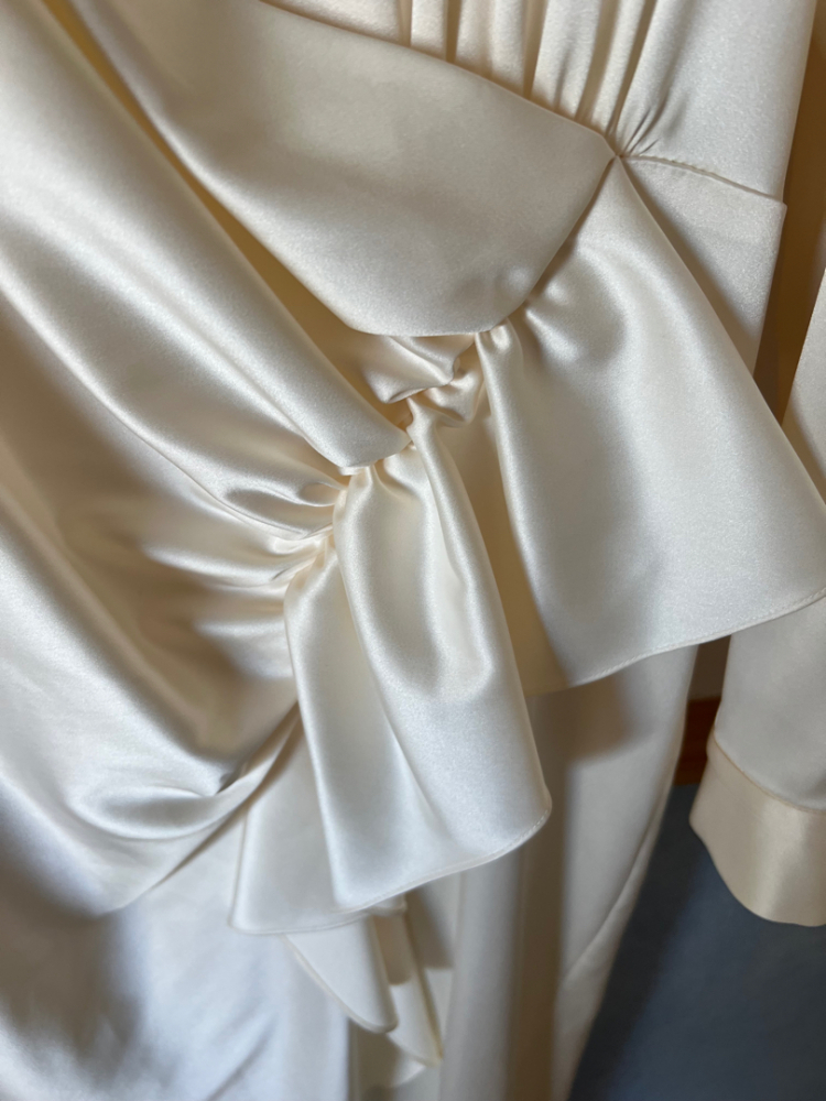 Sandro Neues cremefarbenes langes Kleid