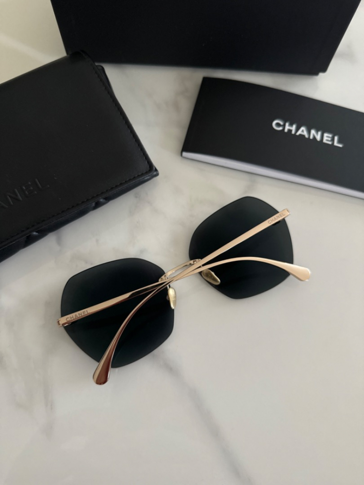 Chanel Lunettes de soleil
