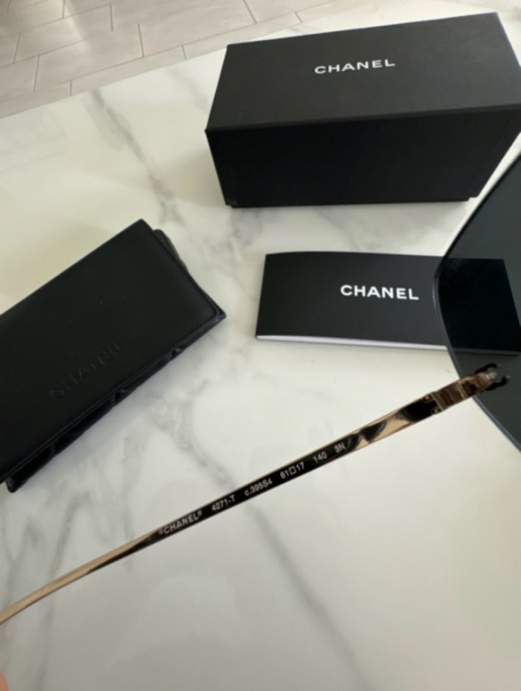Chanel Lunettes de soleil