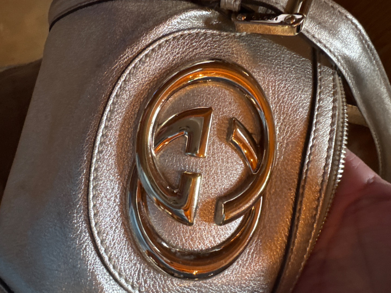 Gucci Petit sac dorée