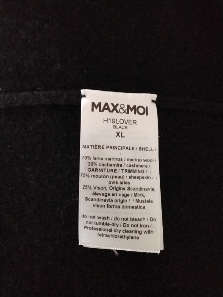 Max & Moi Pull avec l'application en fourrure sur le dos.