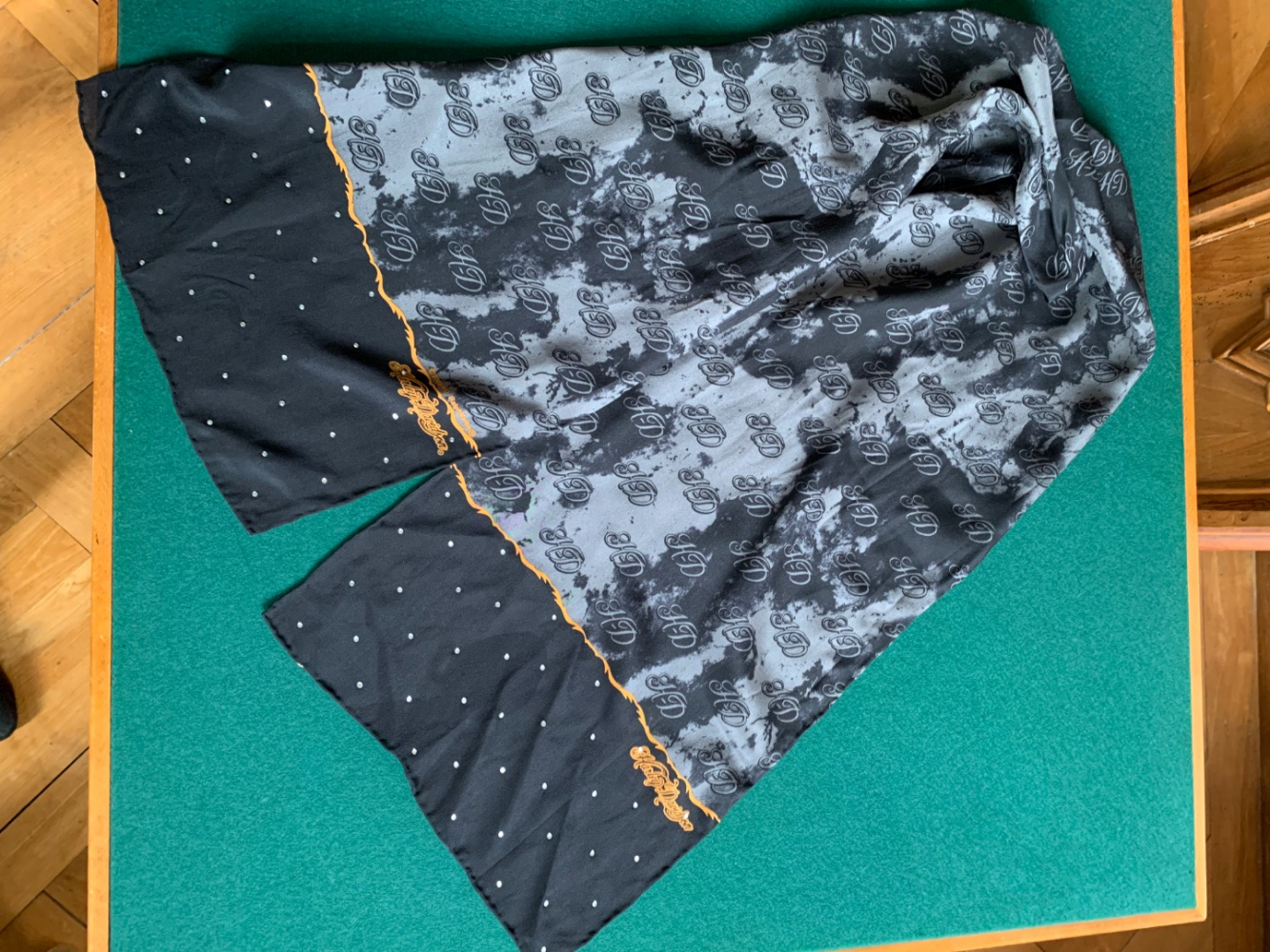 Harley Davidson 100% Foulard en soie extra fine Condition : Nouveau