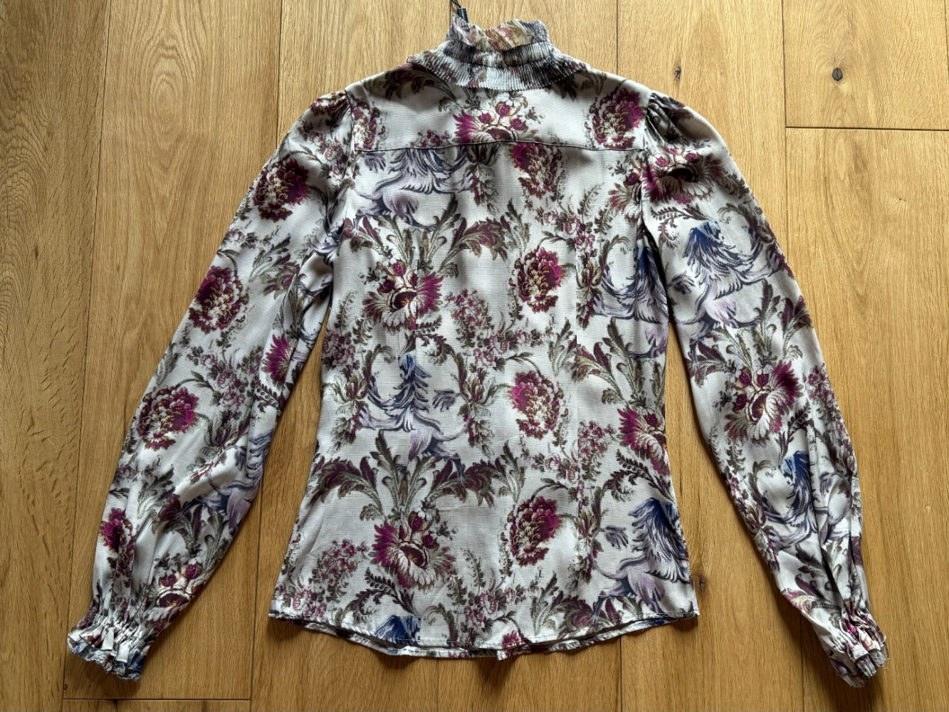 Dolce&Gabbana Romantische Rüschenbluse mit Blumenmuster!