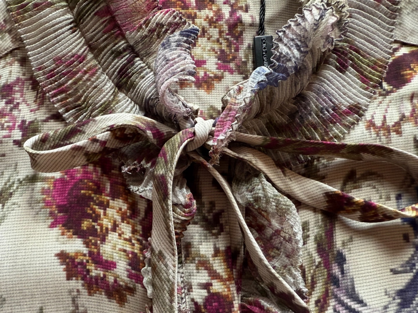 Dolce&Gabbana Romantische Rüschenbluse mit Blumenmuster!