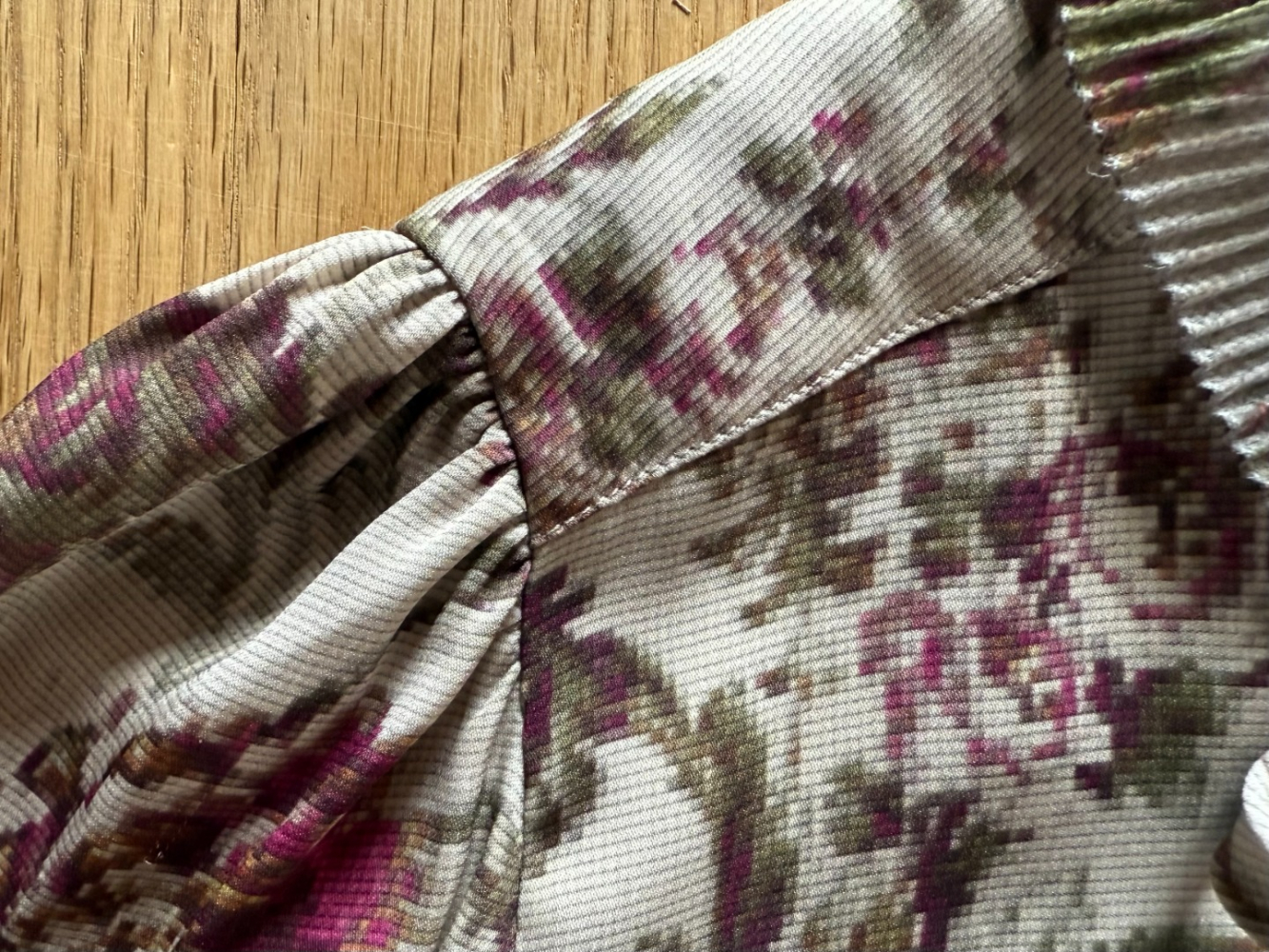 Dolce&Gabbana Romantische Rüschenbluse mit Blumenmuster!