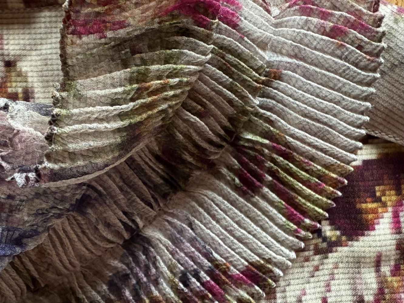 Dolce&Gabbana Romantische Rüschenbluse mit Blumenmuster!