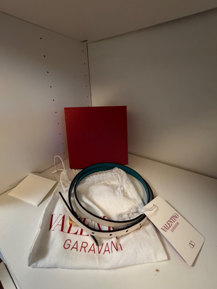 Valentino Garavani One Stud Reversible Belt