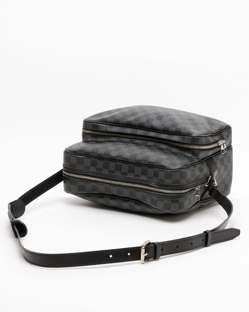 Louis Vuitton Damier Graphite Leoh Messenger Bag