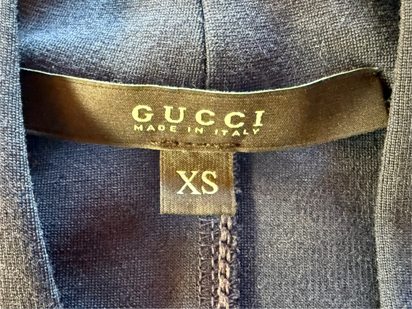 Gucci Atemberaubendes Gucci Stretch-Top mit gekreuzter Front!