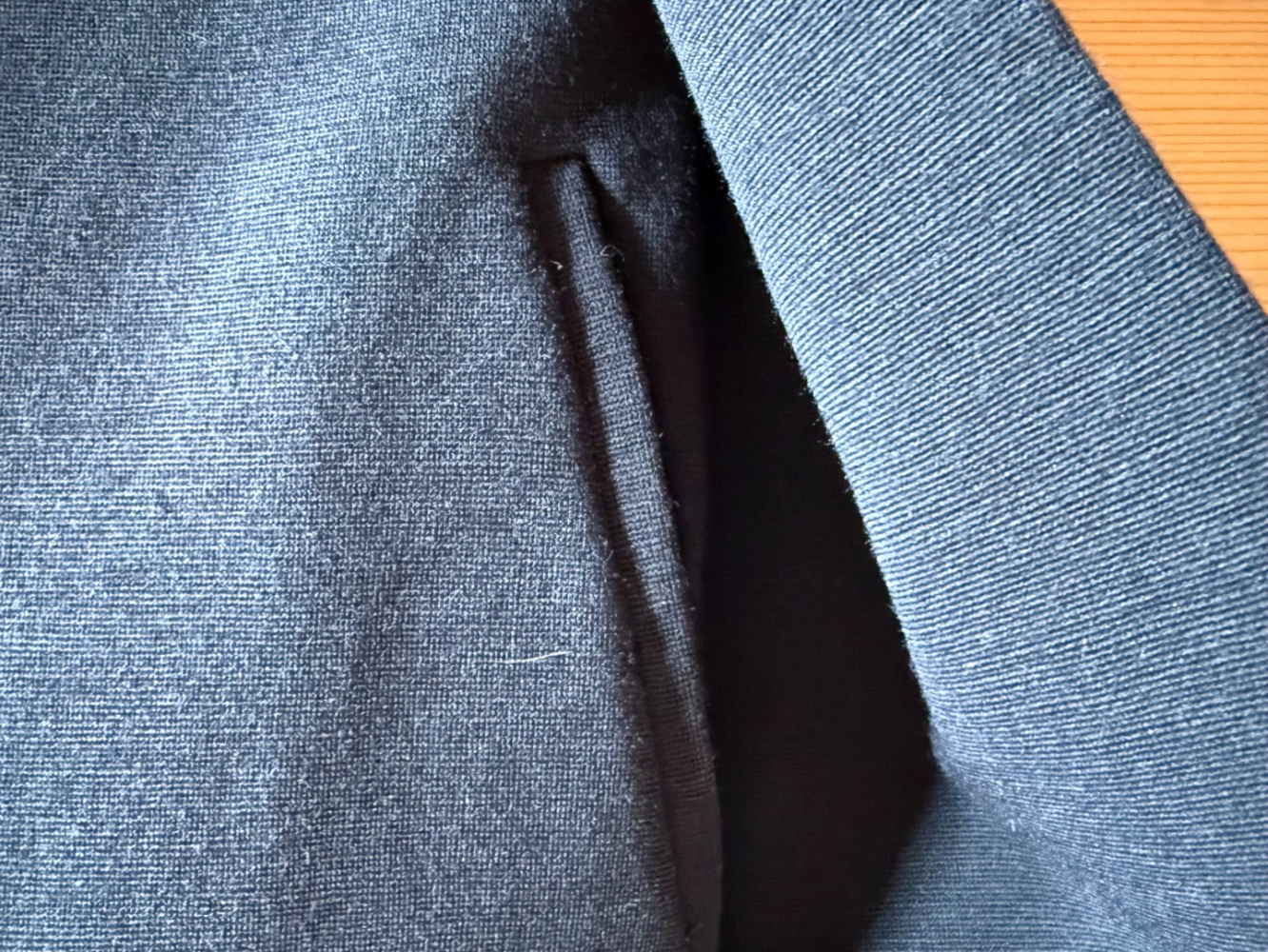 Giorgio Armani Spektakuläres, schwungvolles Trapezkleidchen