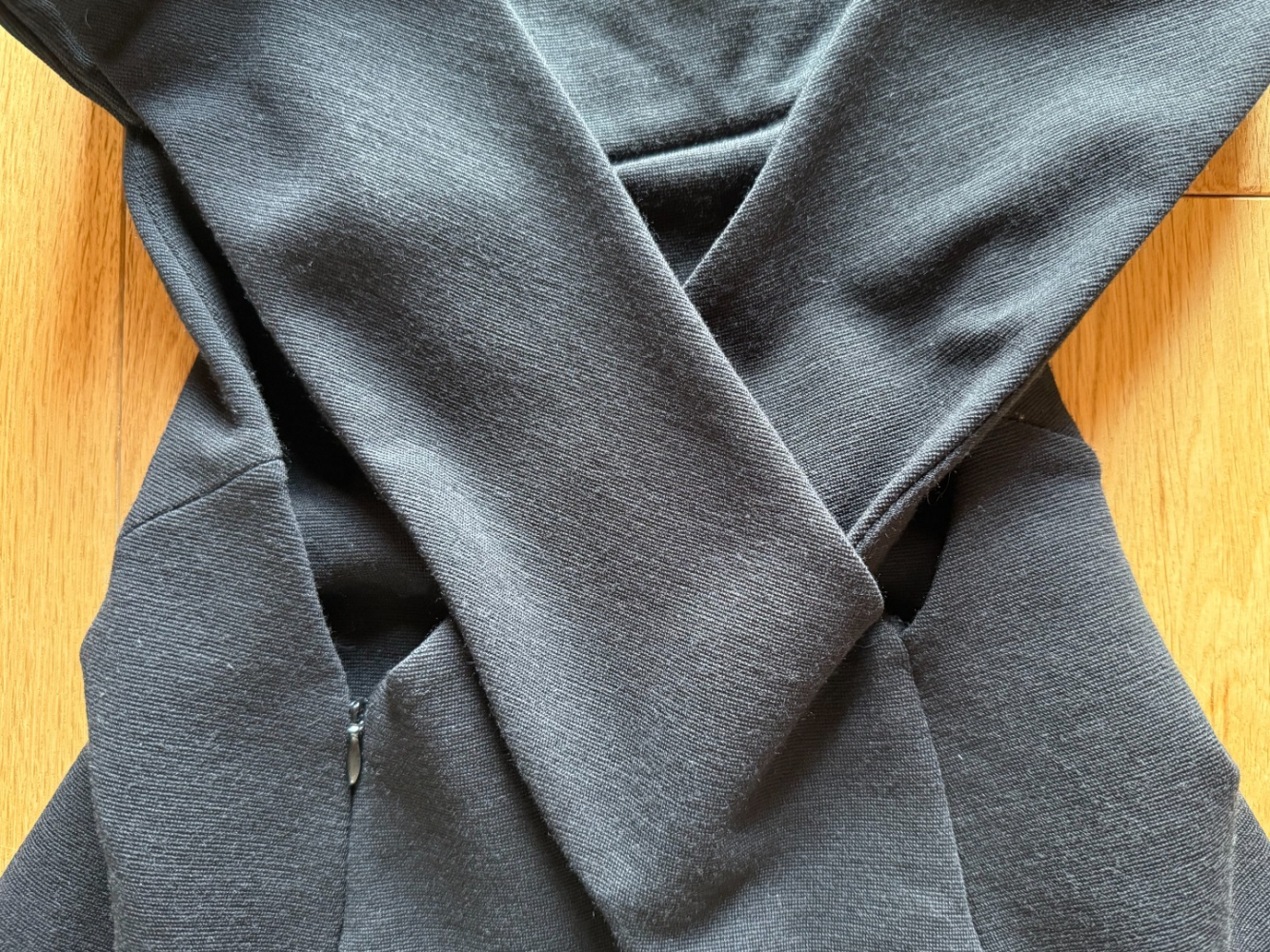 Giorgio Armani Spektakuläres, schwungvolles Trapezkleidchen