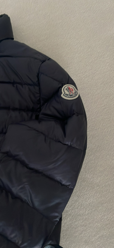 Moncler Dist
