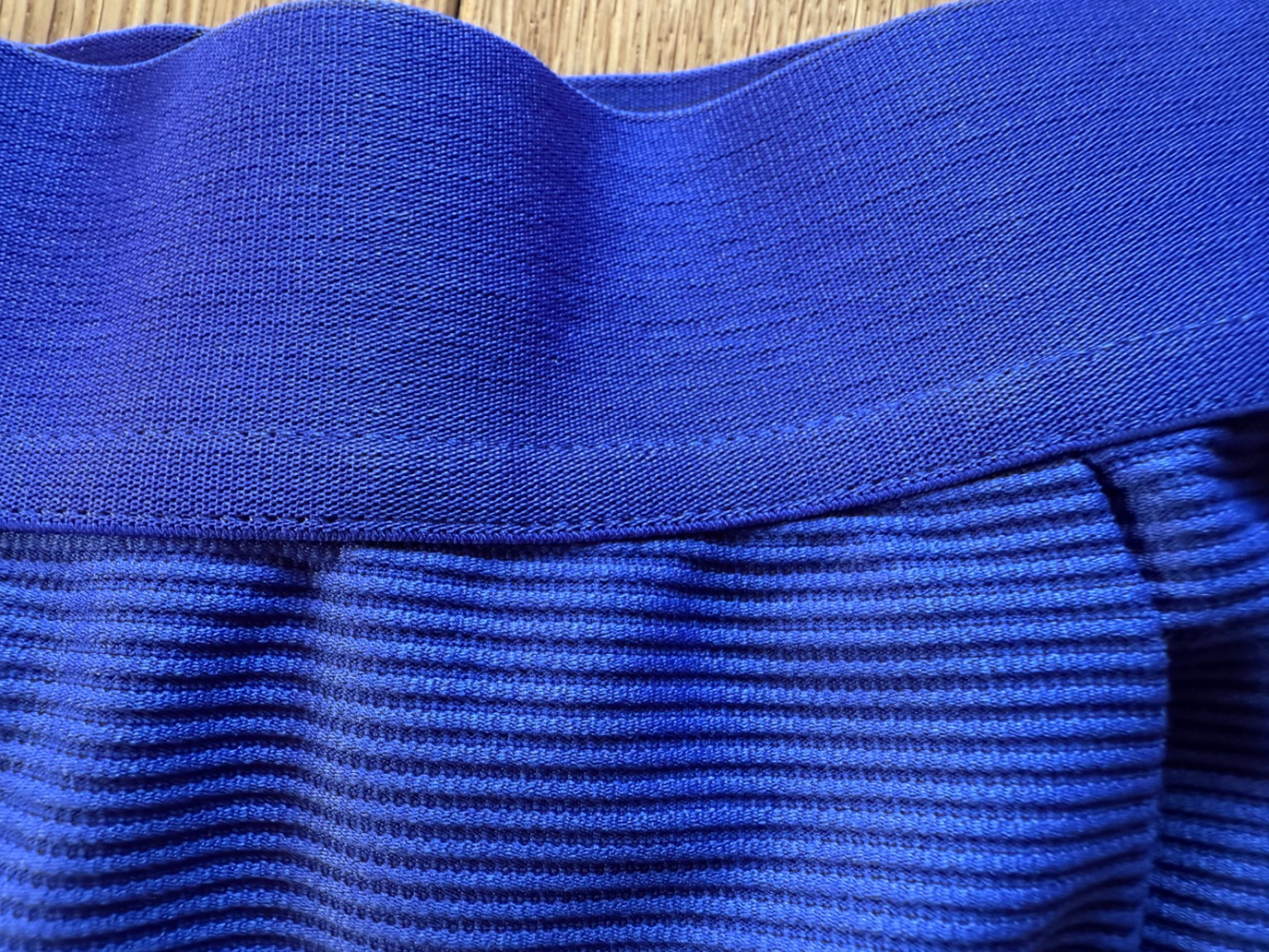 Nike Adorable petite jupe de tennis Nike, avec un short en dessous ! L