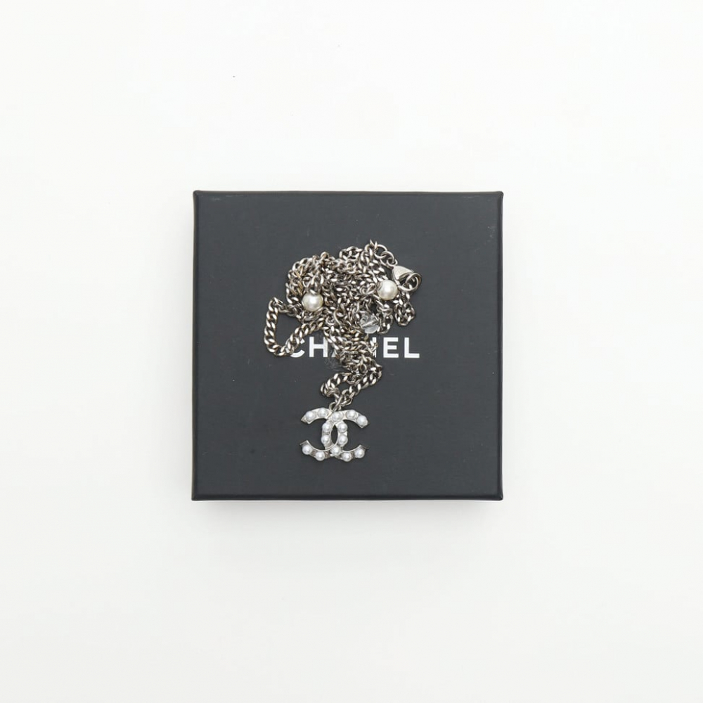 Chanel Coco Mark Pearl Necklace