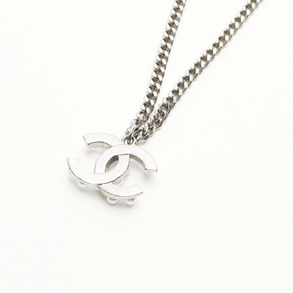 Chanel Coco Mark Pearl Necklace