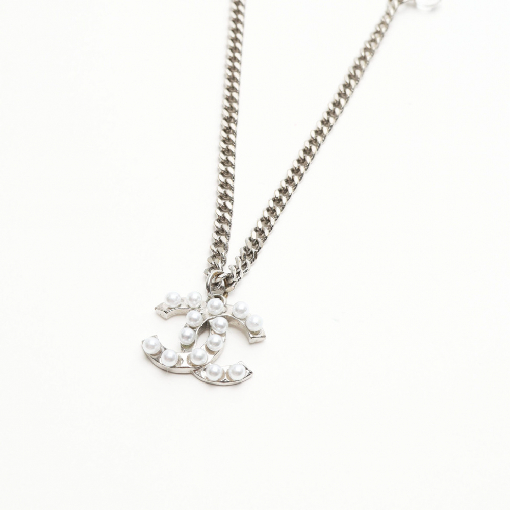 Chanel Coco Mark Pearl Necklace
