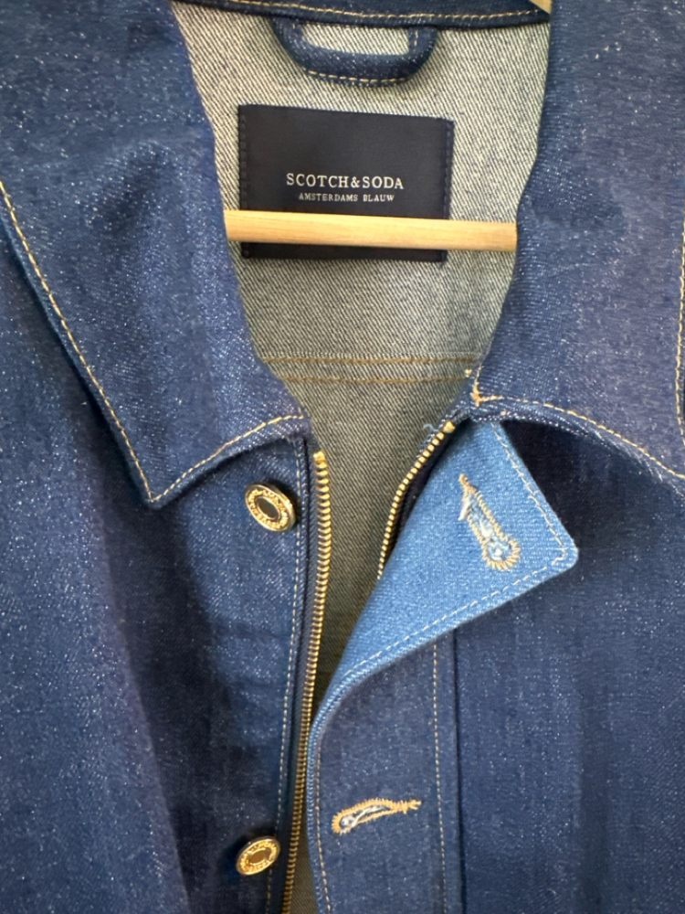 Scotch & Soda Jeansjacke mit goldenen Knöpfen und Reißverschluss