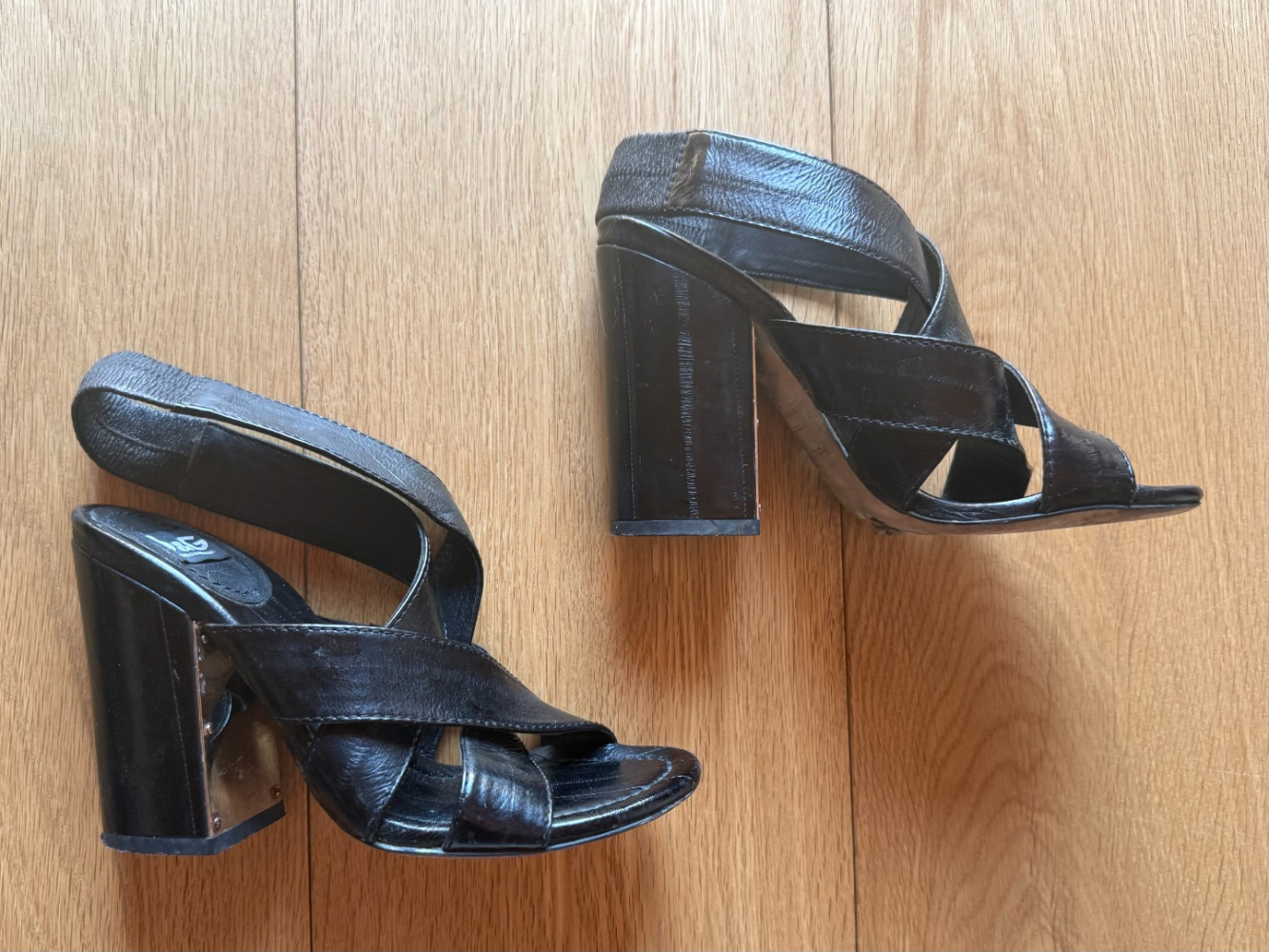 Dolce&Gabbana Strappy, sexy sandals!